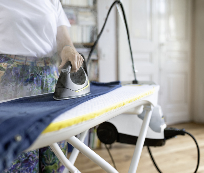 Parná žehliaca stanica SI 4 EasyFix Iron